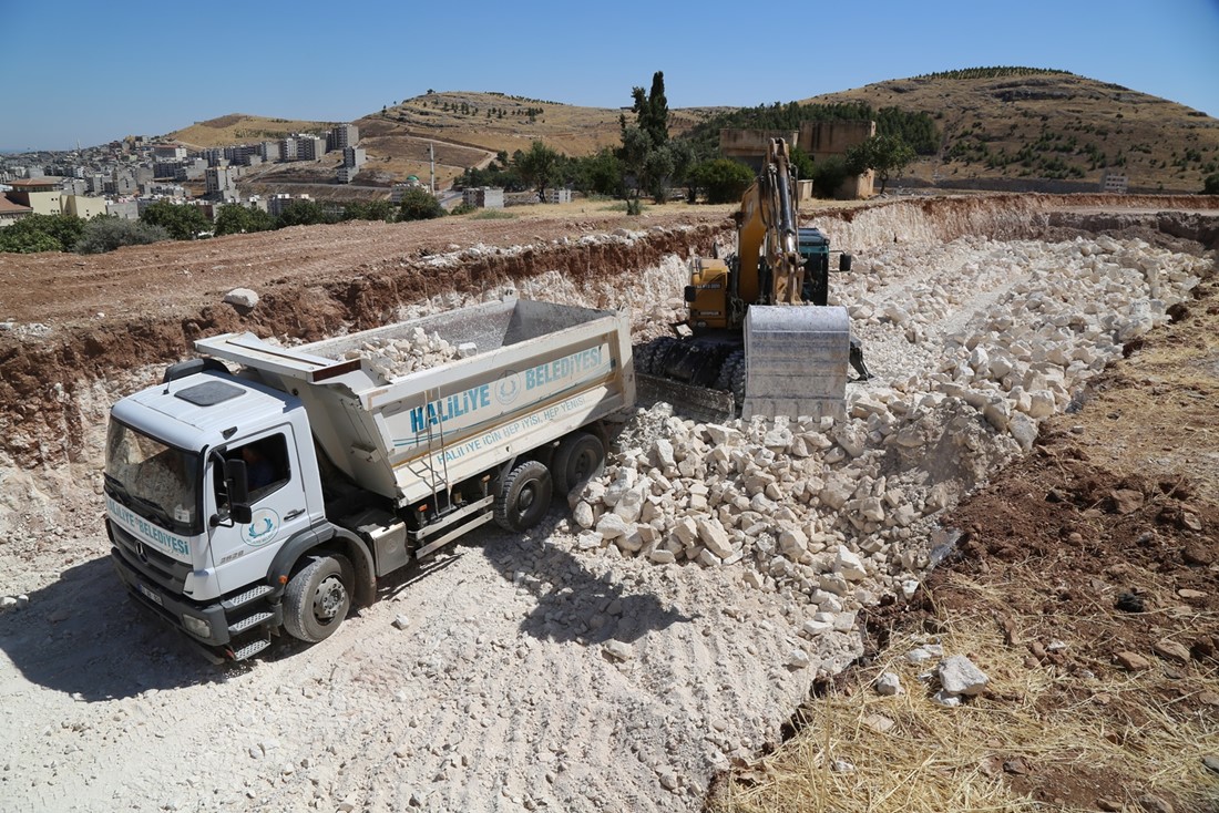 DEVTEYŞTİ MAHALLESİ YENİ YOLLARINA KAVUŞUYOR