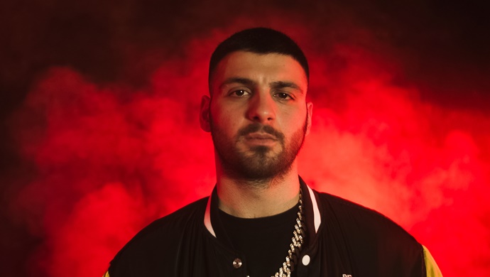 Mass yeni şarkısı Otabanı Yak ile rap müziğinin isimlerinden tam not aldı…