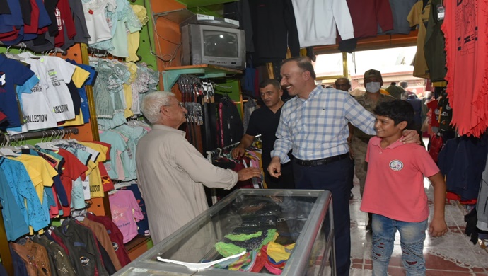 Vali Erin Telabyad’da Halkı ve Çocukları Sevindirdi