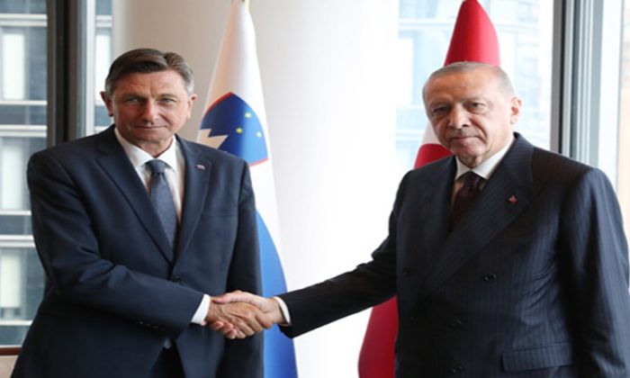 Cumhurbaşkanı Erdoğan, Slovenya Cumhurbaşkanı Pahor ile bir araya geldi