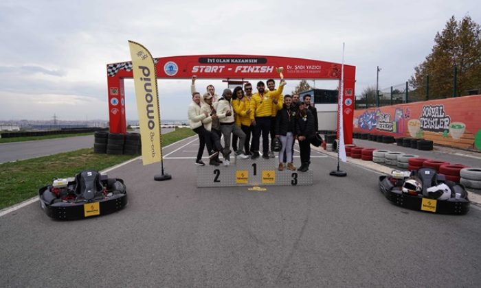6 farklı milletten 12 influencerın rekabet ettiği karting yarışı