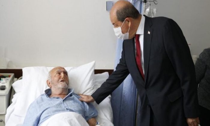 Cumhurbaşkanı Ersin Tatar, Dr. Burhan Nalbantoğlu Devlet Hastanesi’ne giderek hastaların ve sağlık personelinin bayramını kutladı