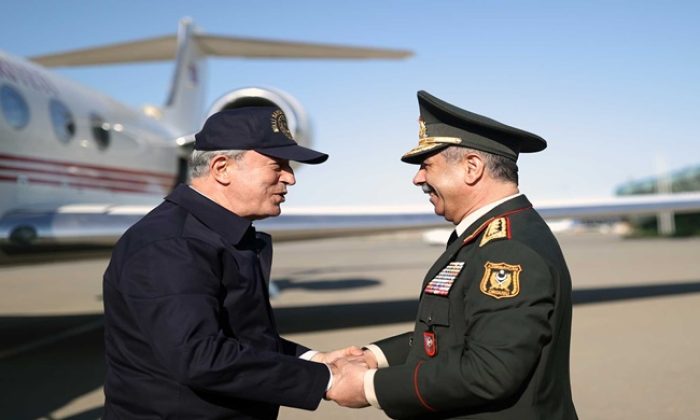 Millî Savunma Bakanı Hulusi Akar ve Azerbaycan Savunma Bakanı Orgeneral Zakir Hasanov Bakü’de Bir Araya Geldi