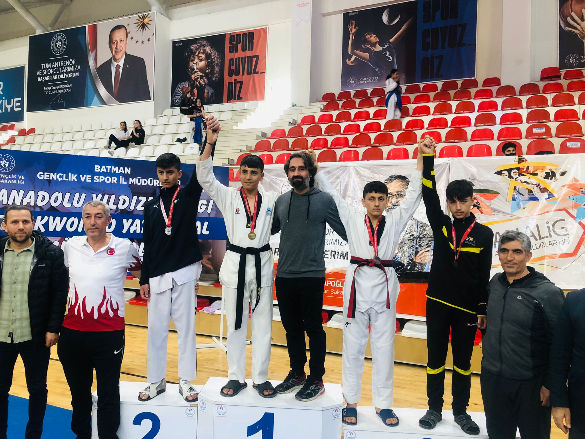 EYYÜBİYELİ SPORCULAR BAŞARIYA DOYMUYOR