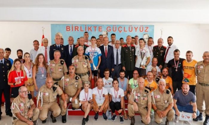 Cumhurbaşkanı Ersin Tatar, 1 Ağustos Toplumsal Direniş Mukavemet Yol Koşusu Ödül Töreni’ne katıldı