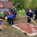 Единороссы привели в порядок памятные места в преддверии Дня освобождения Смоленщины