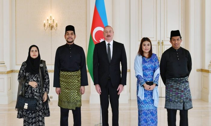İlham Aliyev, Malezya’nın Azerbaycan’a yeni atanan büyükelçisinin itimatnamesini kabul etti