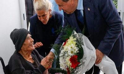Cumhurbaşkanı Ersin Tatar, darp edilen 100 yaşındaki vatandaşa geçmiş olsun ziyaretinde bulundu