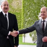 İlham Aliyev, Berlin’de Almanya Başbakanı Olaf Scholtz ile baş başa görüştü