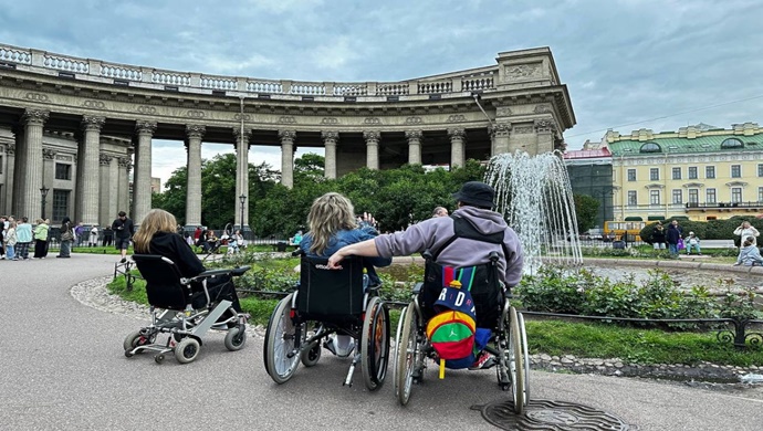 Birleşik Rusya, Tver bölgesinden engelliler için St. Petersburg’a bir gezi düzenledi