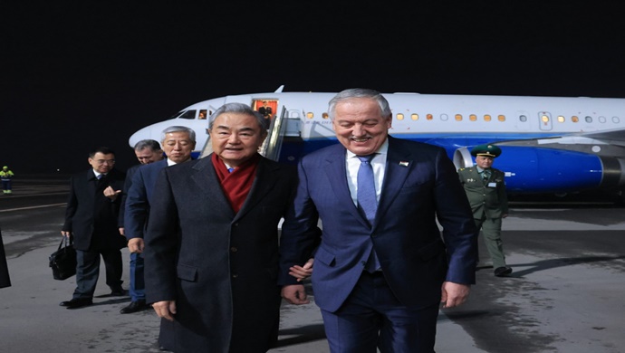 Çin Dışişleri Bakanı Duşanbe’ye geldi