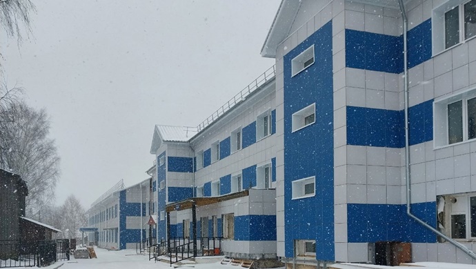 Hastaneler, meydanlar ve köprüler: Birleşik Rusya, bölgelerdeki kamu programlarına ait tesislerdeki büyük onarımları yakından takip etti